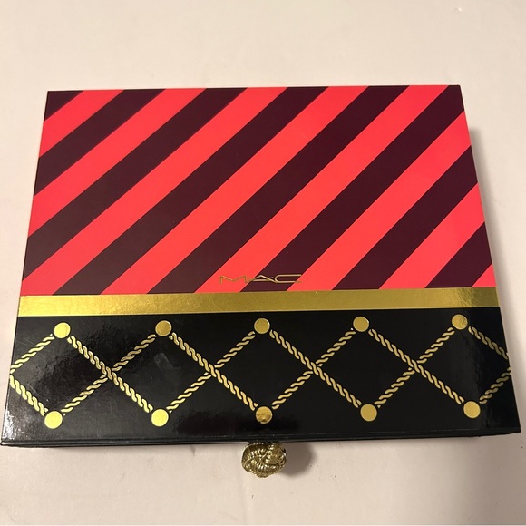 MAC Nutcracker Sweet Red Lip Gloss Kit Set of Four NEW IN BOX - Picture 5 of 6